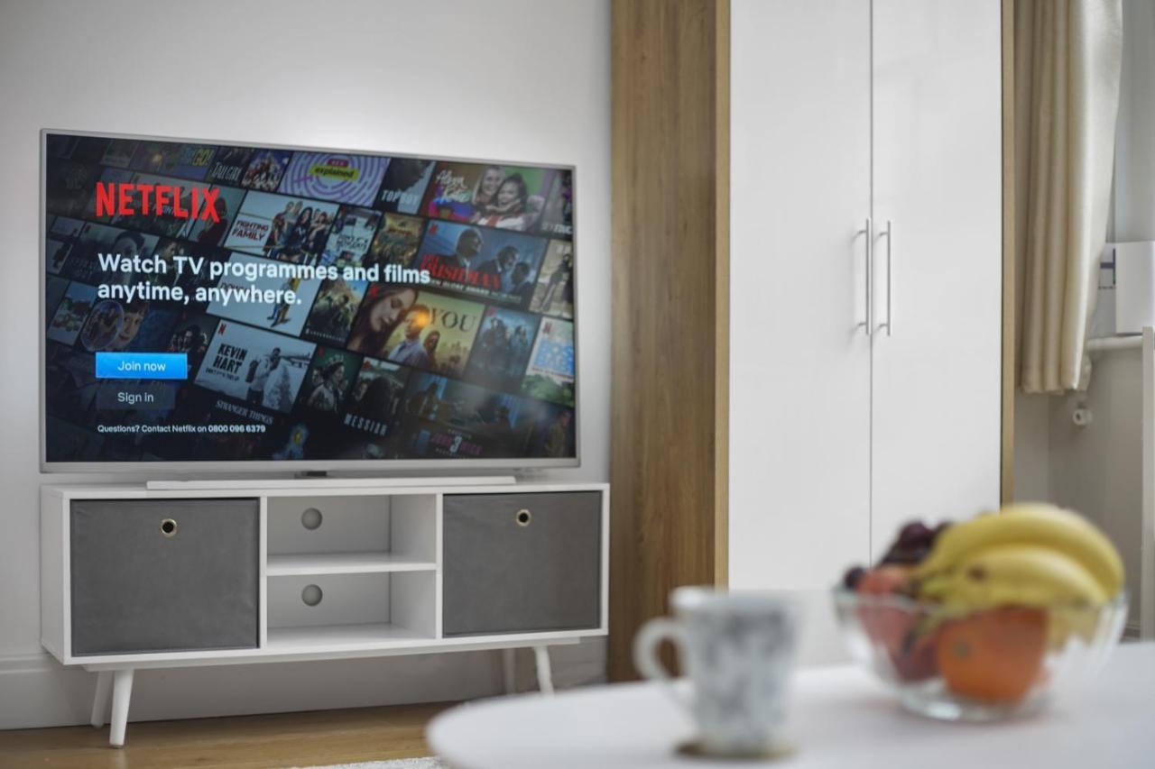 לונדון Studio Apartment By Homely Stays מראה חיצוני תמונה